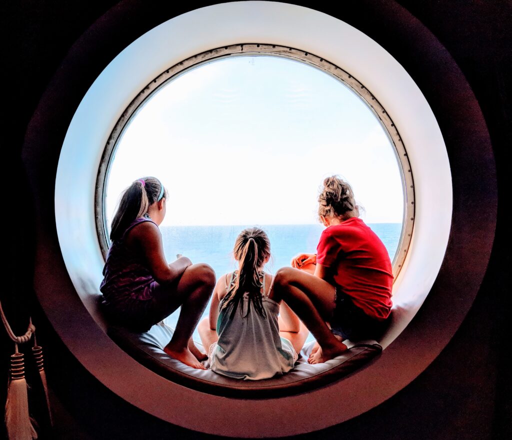 3 girls on the disney wonder